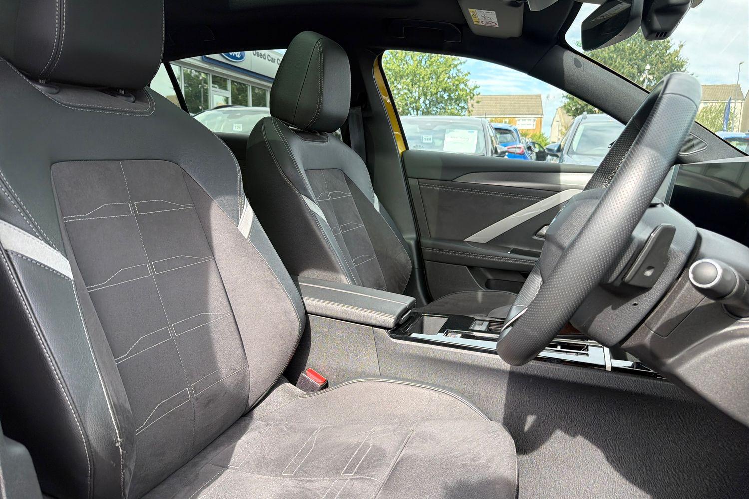 Vauxhall ASTRA Photo 16