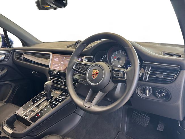 PORSCHE Macan Photo 10