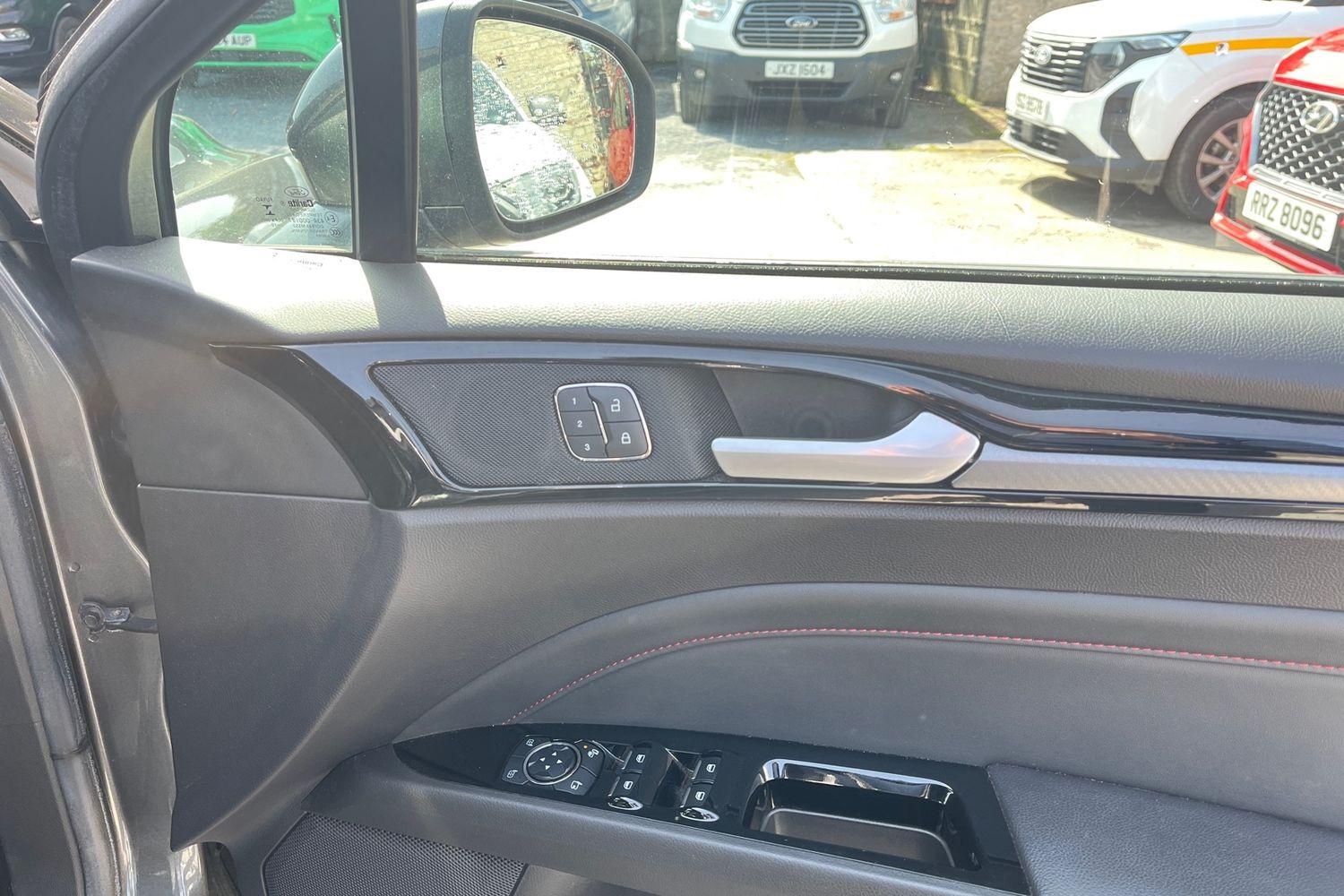 Ford MONDEO Photo 25