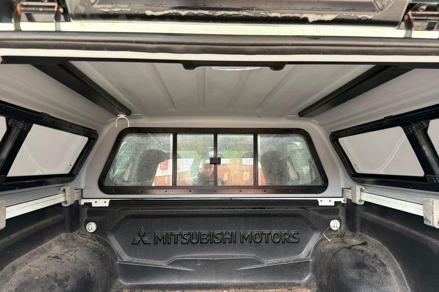 Mitsubishi L200 Photo autoimg-1c2edd240eb96d1e968691fb6186b44d8394ea3a.jpg