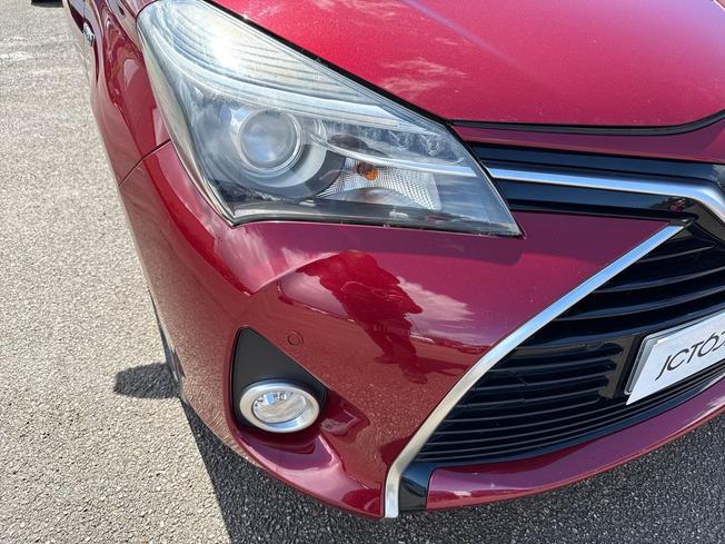 TOYOTA Yaris Photo 29