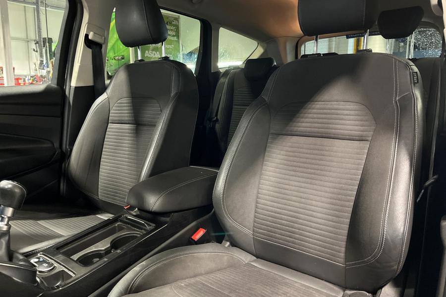 Ford KUGA Photo autoimg-1c327931b52b1a879fef3649c555f19fe637dc42.jpg