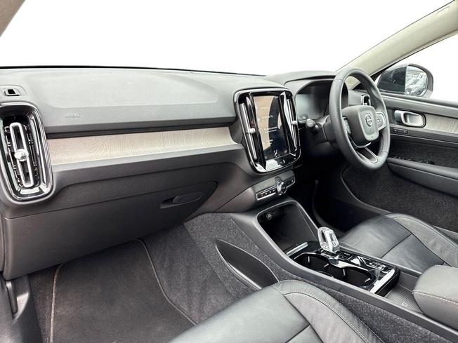 VOLVO Xc40 Photo 2