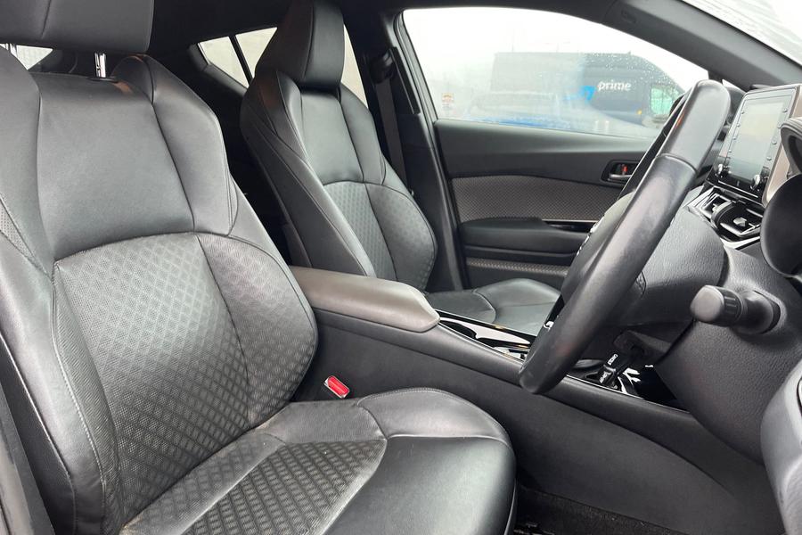 Toyota C-HR Photo autoimg-1c3fef22beb33fa908ba55cf8277a229526fc04e.jpg