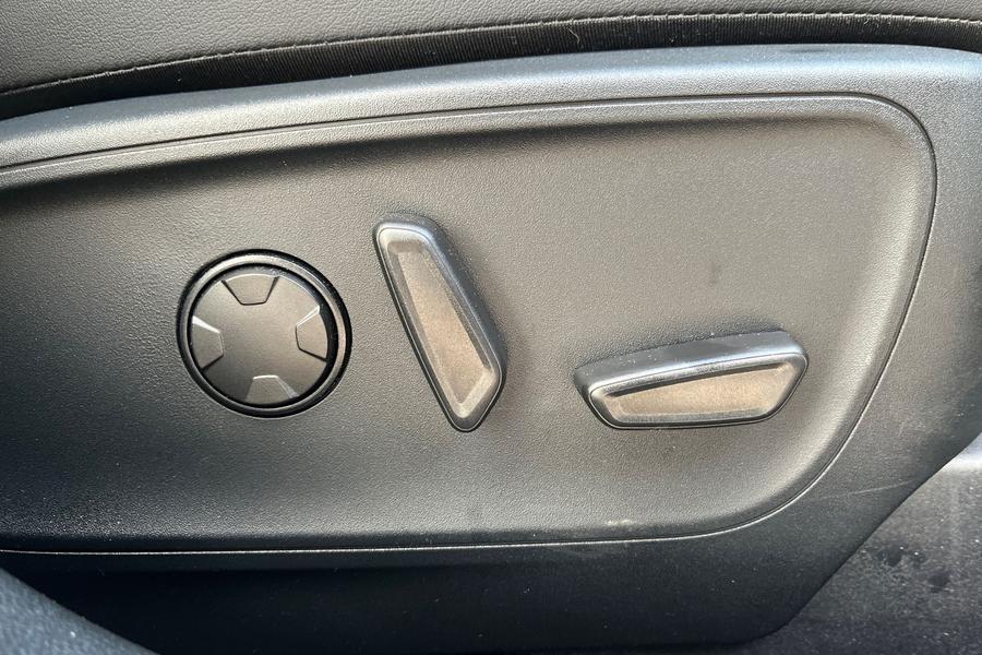 Ford KUGA Photo autoimg-1c4952305dc415fda307f27ccca9d2d40cb93a29.jpg