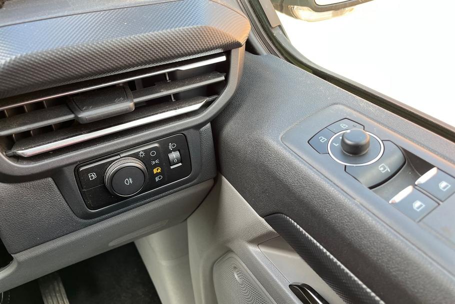 Used Ford TRANSIT CUSTOM WP75CPF 29