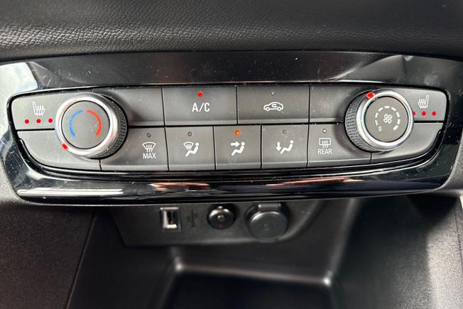VAUXHALL Corsa Photo 22