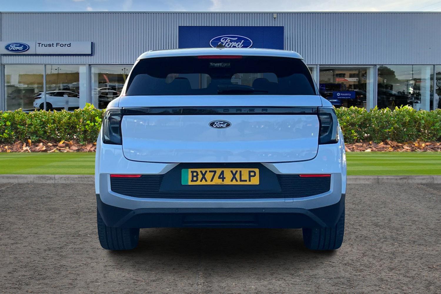 Ford Explorer Photo 6
