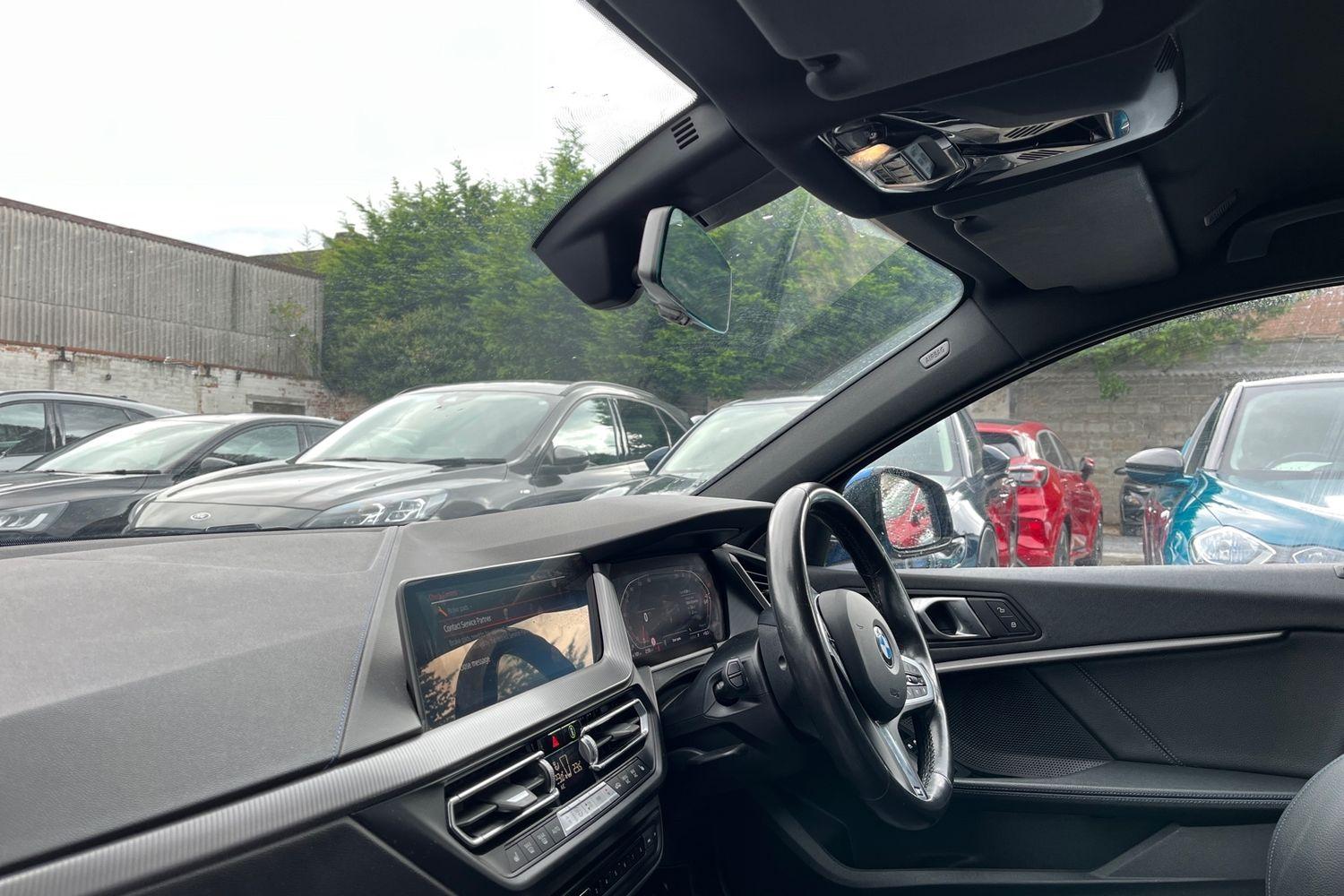 BMW 1 SERIES Photo 17