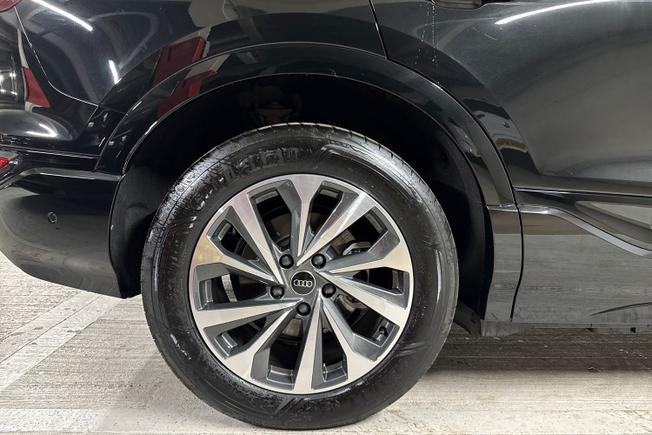 Audi Q6 e-tron Photo 5