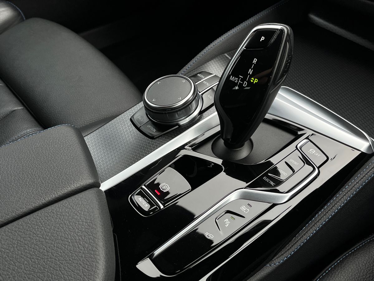 BMW 5 Series Photo 13