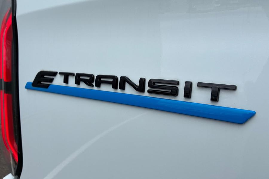 Ford E-TRANSIT CUSTOM Photo autoimg-1c56c67c0f8a47240f50a2fed87b5beaa801a35f.jpg