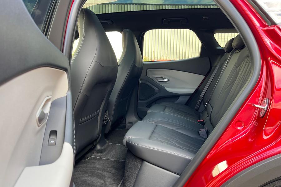 Ford Explorer Photo autoimg-1c598cfdc4de8b938b4ba617977a9c33db36e462.jpg