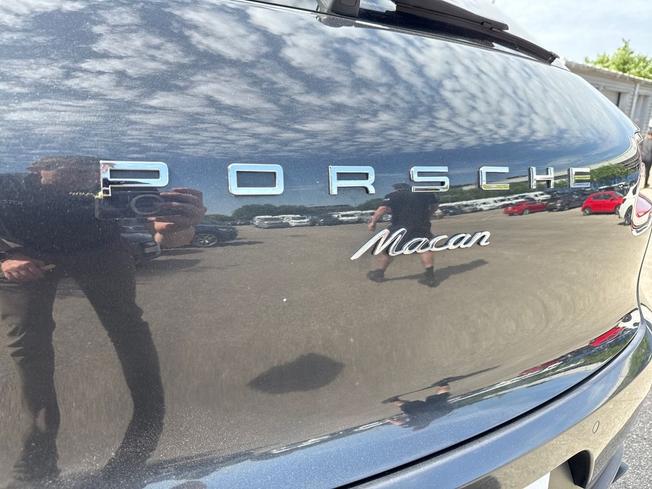 PORSCHE Macan Photo 39