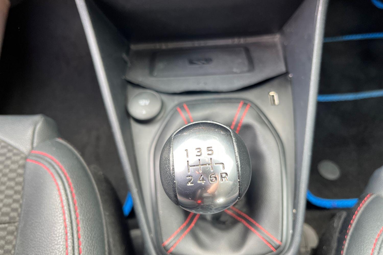 Ford FIESTA Photo 28