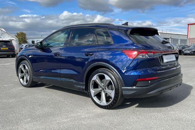 AUDI Q4 e-tron Photo 29