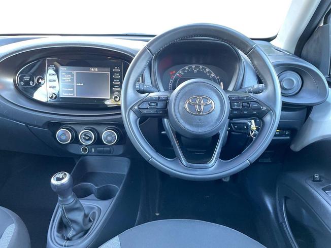 TOYOTA Aygo X Photo 11