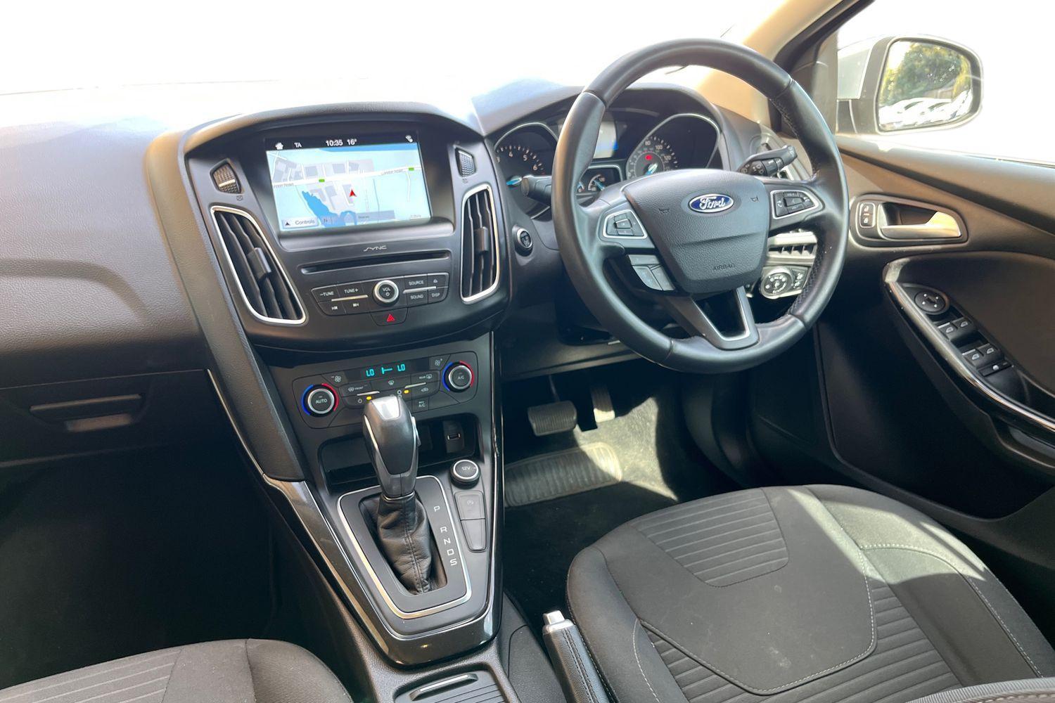 Ford FOCUS Photo 10