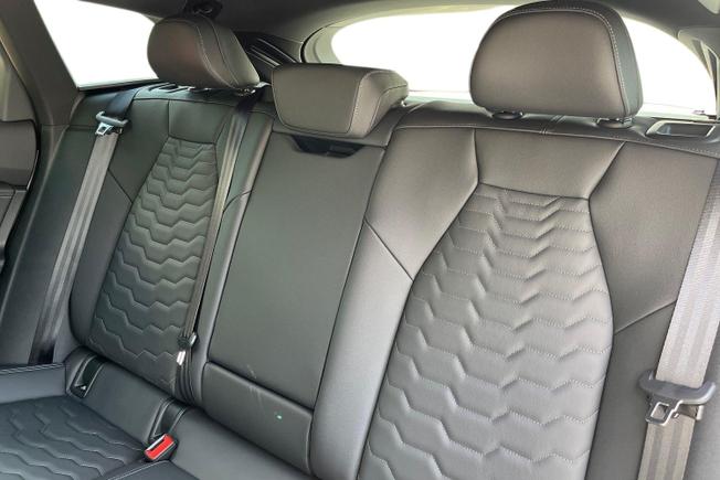 AUDI A6 Photo 9