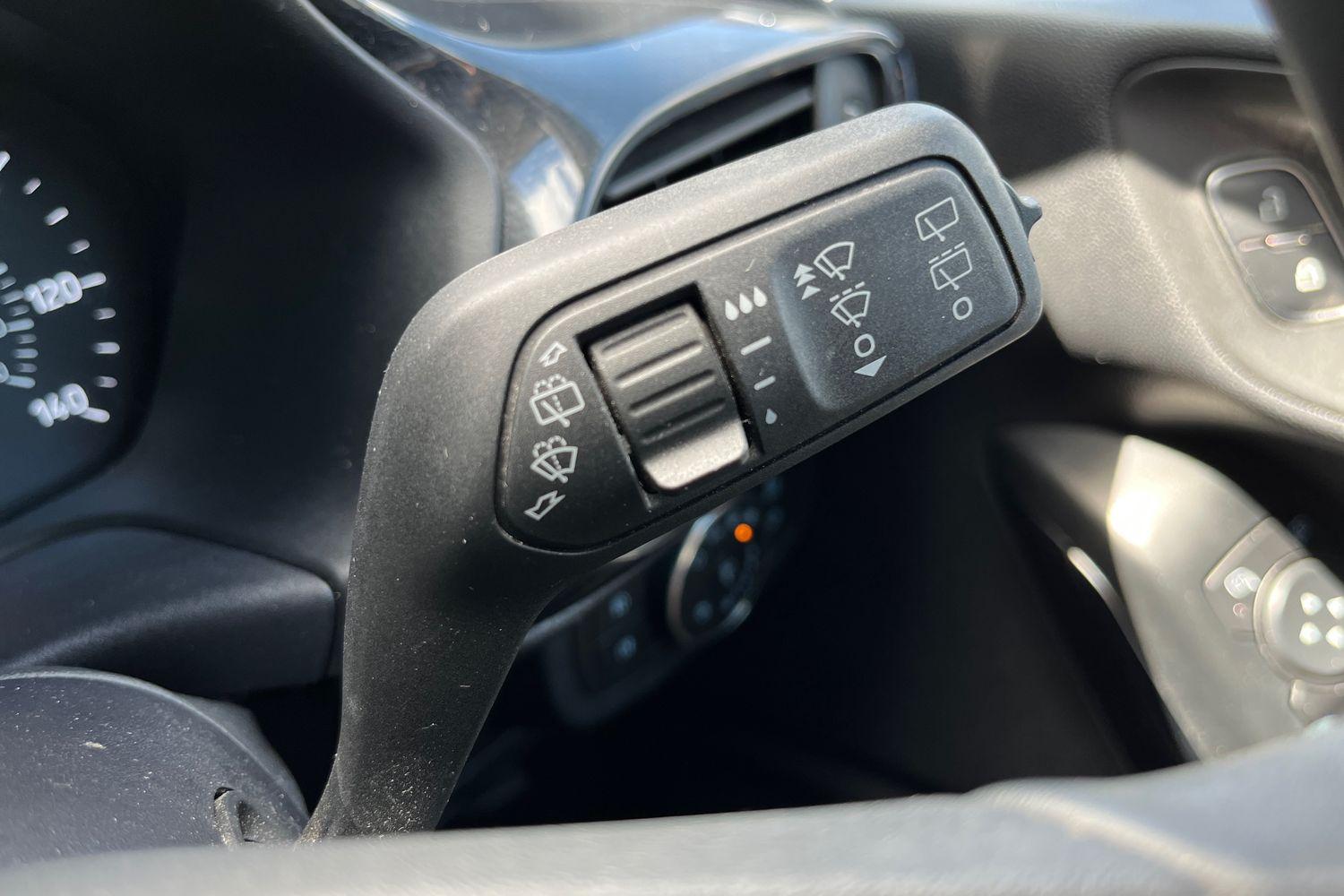 Ford FIESTA Photo 14