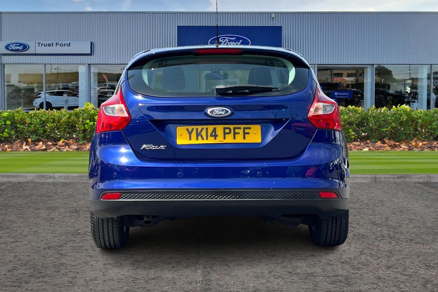 Ford FOCUS Photo 6