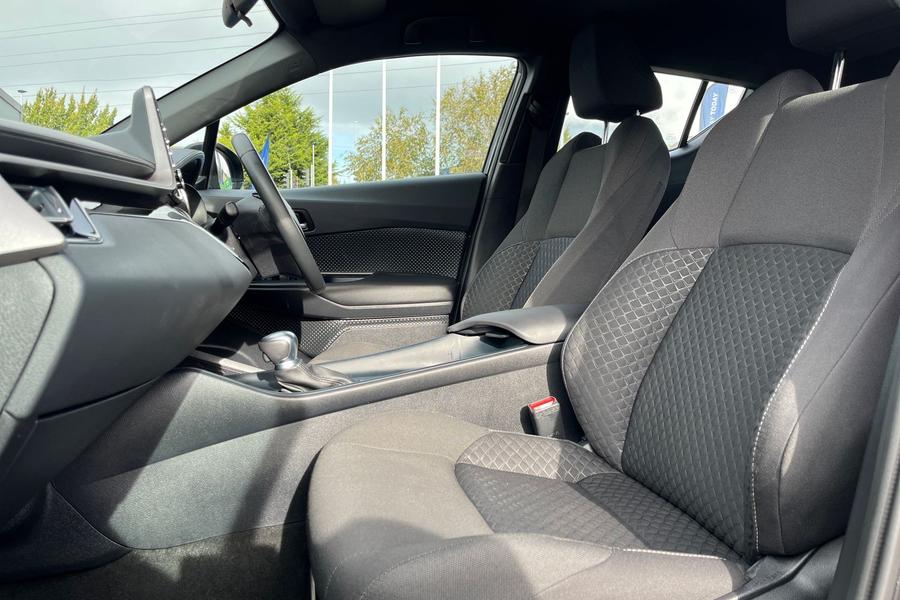 Toyota C-HR Photo autoimg-1c6c30b6d356b335c37c80021ddb19886454da2b.jpg