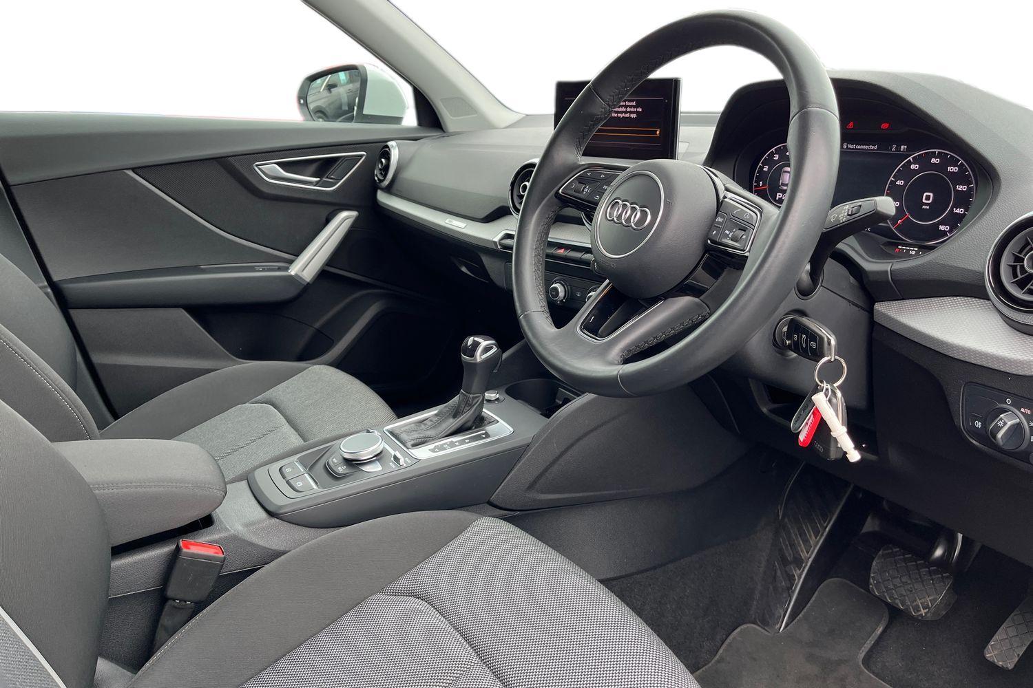 Audi Q2 Photo 8