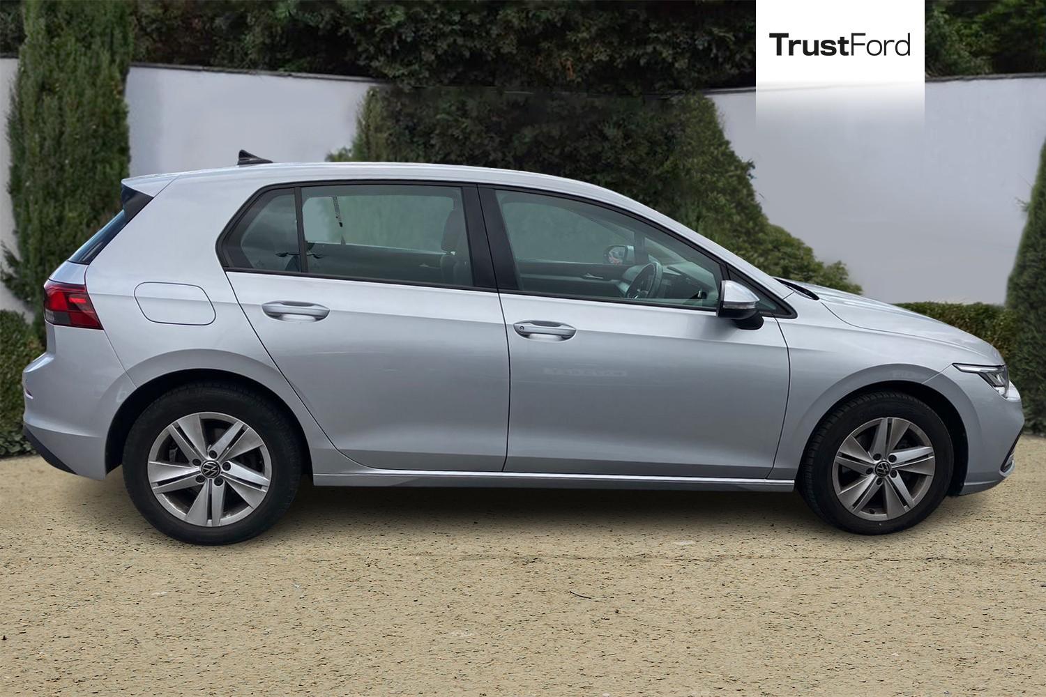 Volkswagen GOLF Photo 2