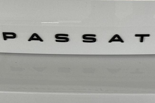 VOLKSWAGEN Passat Photo 27