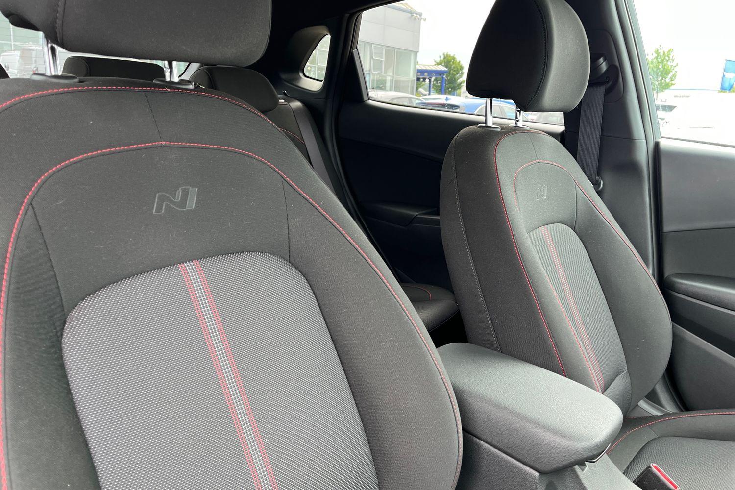 Hyundai KONA Photo 16