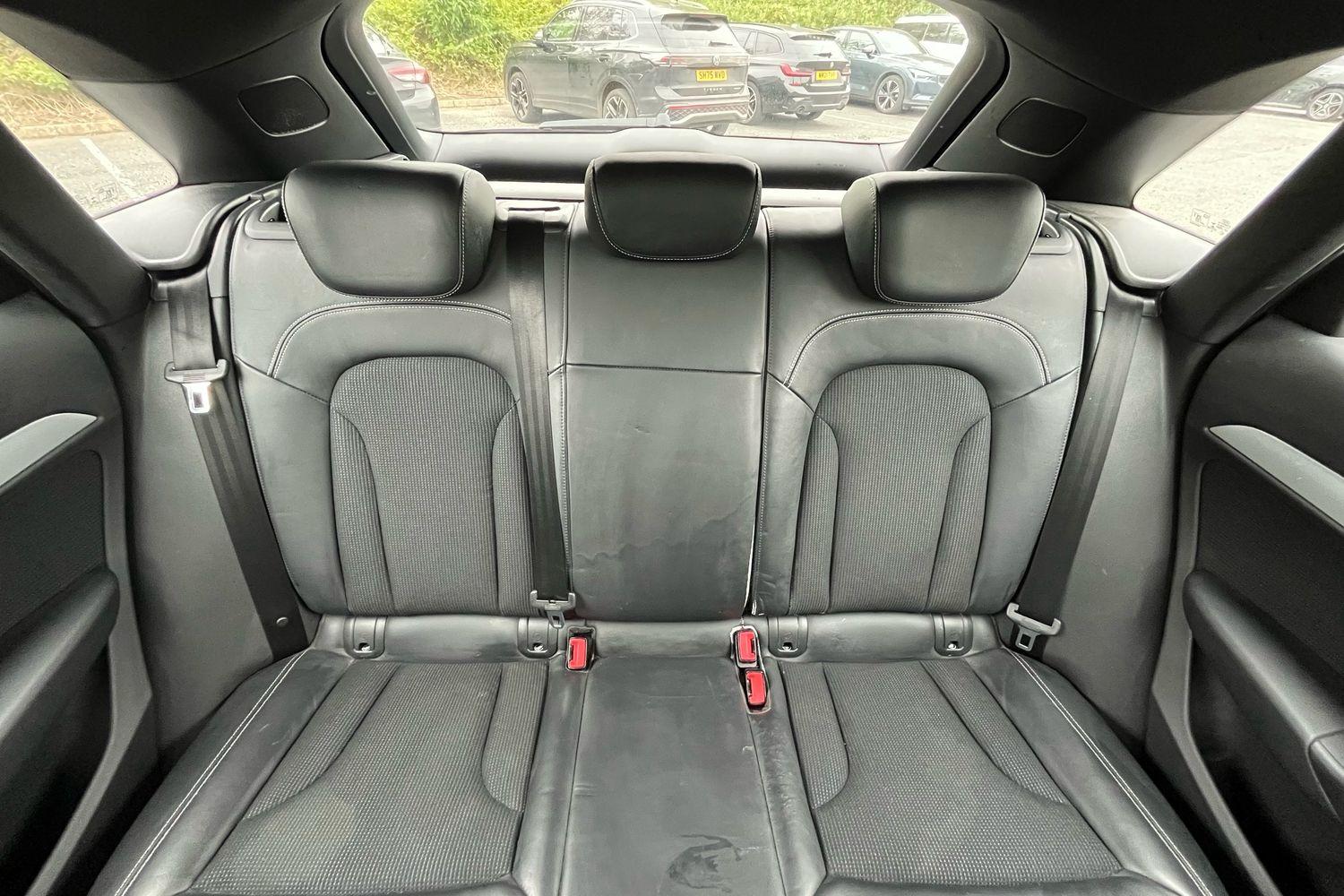 Audi Q3 Photo 19