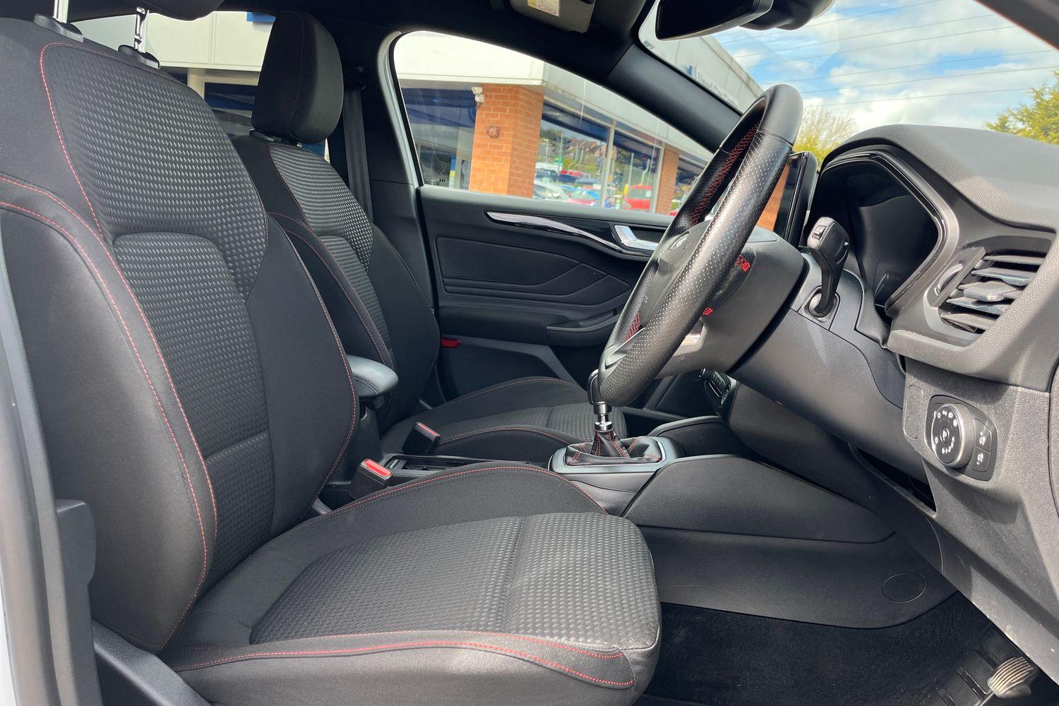 Ford Focus Photo 16
