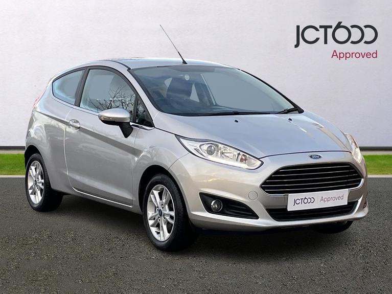 Used 2015 FORD Fiesta 1.25 Zetec Hatchback 3dr Petrol Manual Euro 6 (82 ps) Silver at JCT600