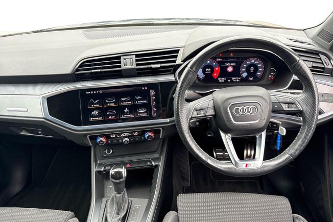 Audi Q3 Photo 10