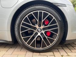 Porsche Taycan Photo 5