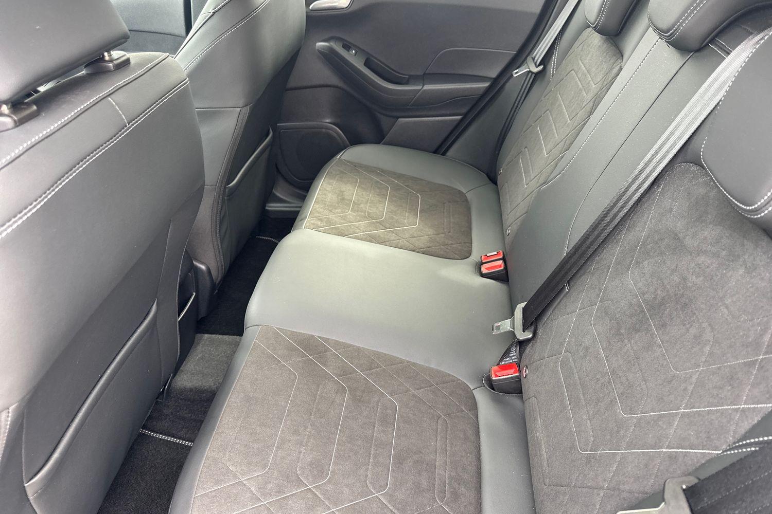 Ford FIESTA Photo 19