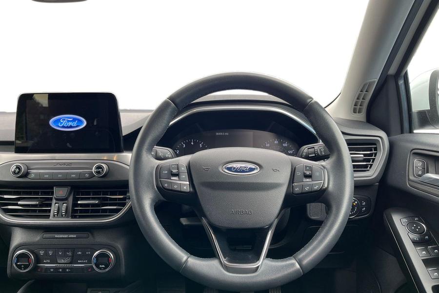 Ford FOCUS Photo autoimg-1c82c154bc3f549a12fde037898772388d6a2894.jpg