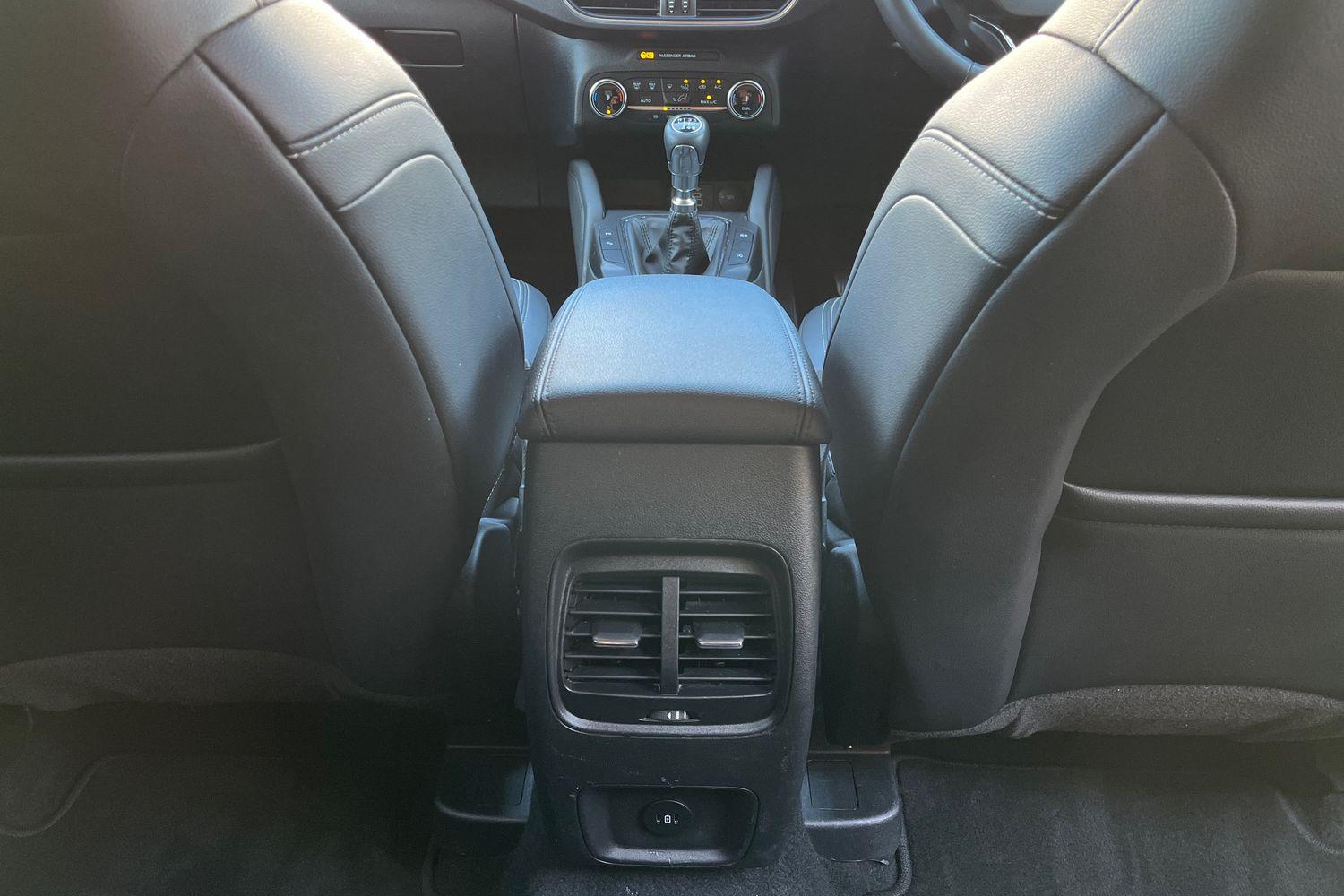 Ford KUGA Photo 28