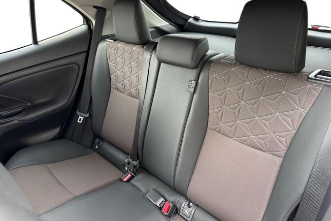 TOYOTA Yaris Cross Photo 9