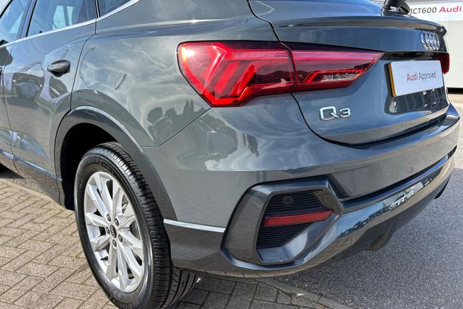 AUDI Q3 Photo 31