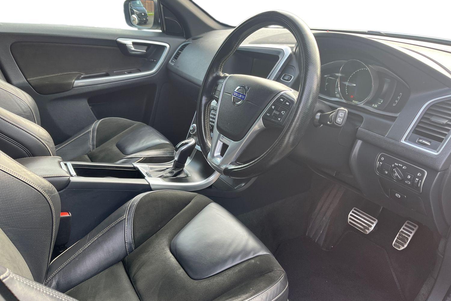 Volvo XC60 Photo 8