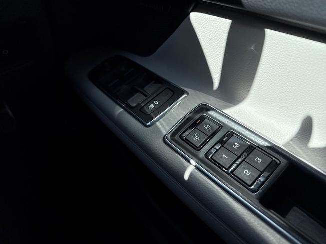 JAGUAR XF Photo 27