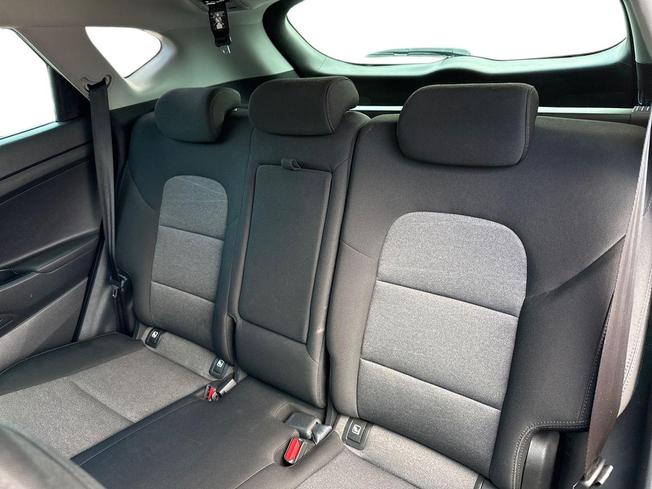 HYUNDAI Tucson Photo 9