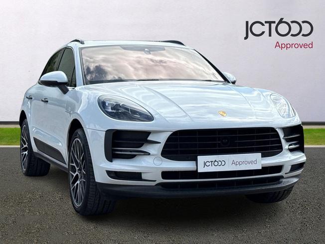 PORSCHE Macan Photo 1