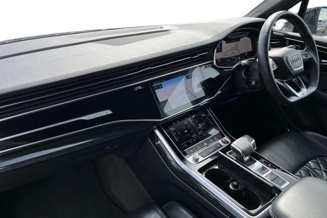 Audi SQ7 Photo 2