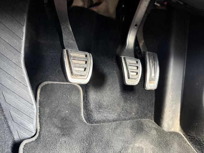 VOLKSWAGEN Golf Photo 36