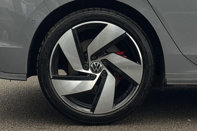 Volkswagen Golf Photo 5