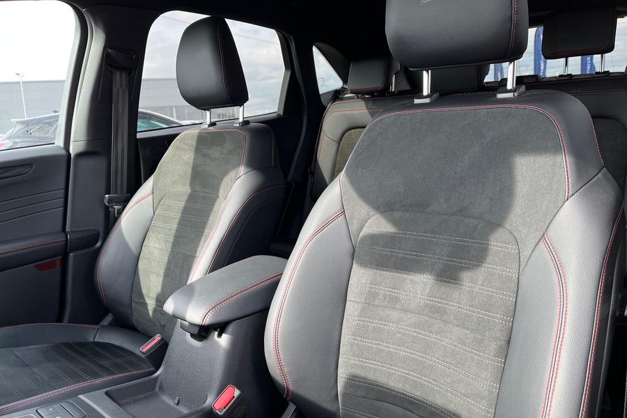 Ford Kuga Photo autoimg-1cab1dcc693b1c749a1d6ca179aa55e1282664f7.jpg