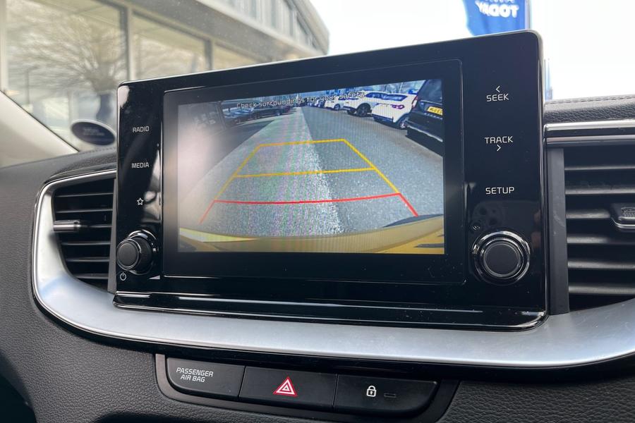 Kia XCEED Photo autoimg-1caf01a626df495aa39ff78b4cc4fa29a4941523.jpg