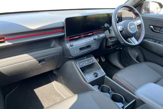 Hyundai KONA Photo autoimg-1cafaa73a75fa55e9dde5a1092ab5cfcc7a03345.jpg